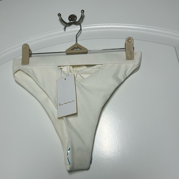 lovewave revolve Quinn Bottom in White Size Small NWT - Picture 5 of 13